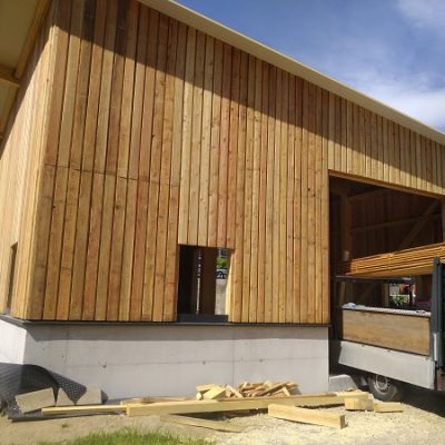 Lagerhalle aus Lärchenholz (Schöllergärten)2